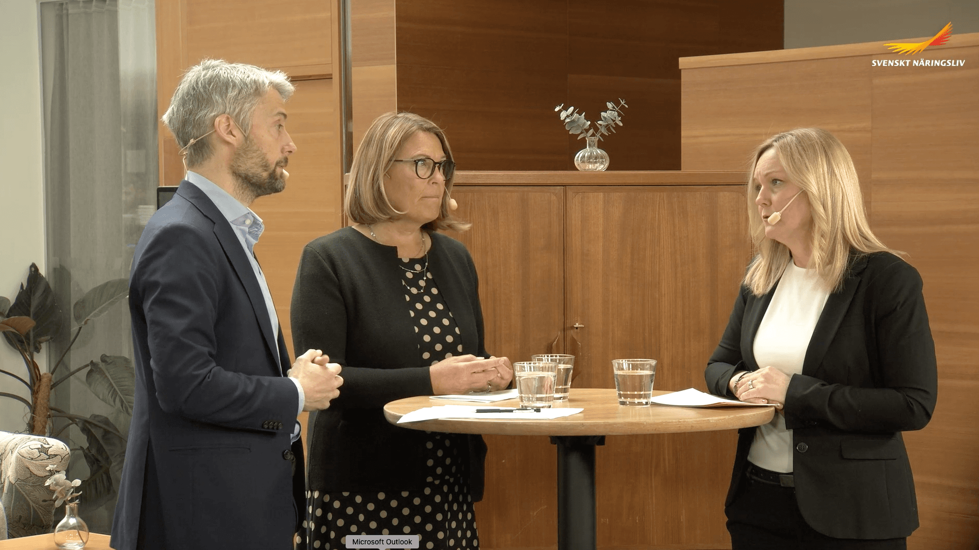 Svenskt Näringslivs vice vd, Karin Johansson och expert Karl Lallerstedt