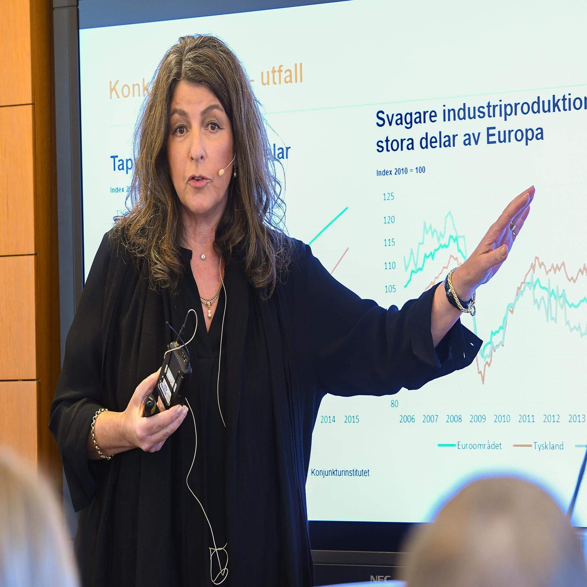 Bettina Kashefi vid seminarium