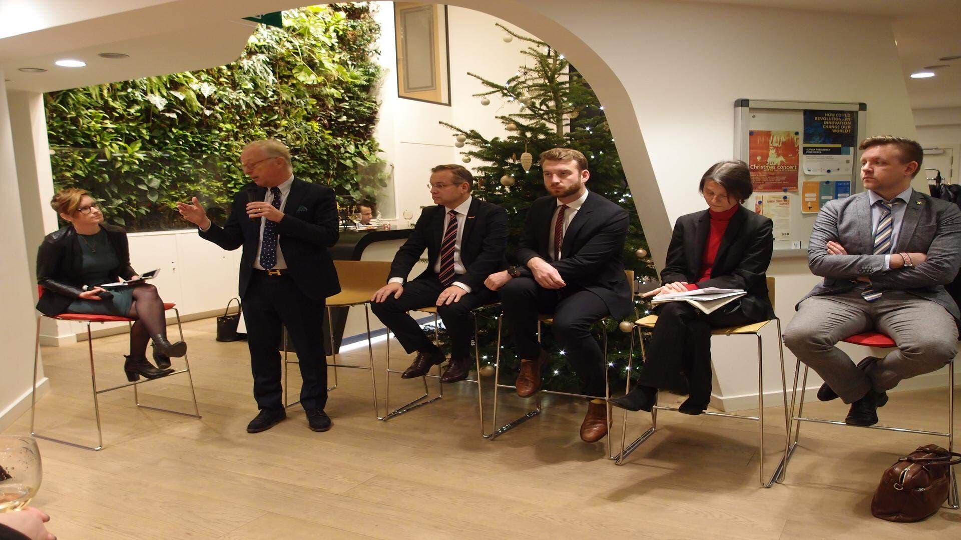 Participants for the discussion included the Swedish MEPs; Gunnar Hökmark (EPP), Fredrick Federley (ALDE), Jakop Dalunde (The Greens), Thérèse de Liedekerke, Deputy Director General at Business Europe and Jens Hedström from the Confederation of Swedish Enterprise.