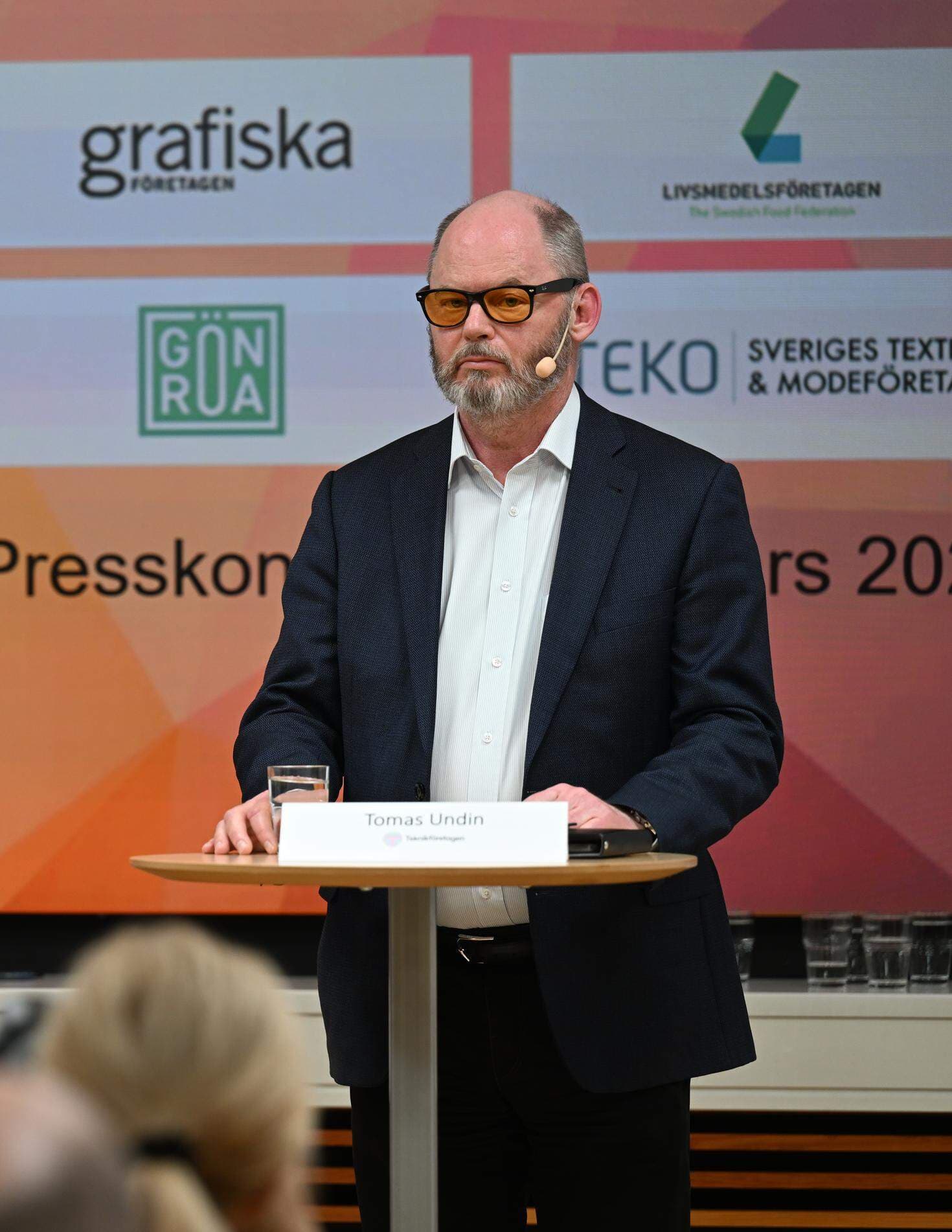 Per Widolf, Industriarbetsgivarna, och Tomas Undin, Teknikföretagen, meddelar resultatet av förhandlingarna om det nya Industriavtalet.