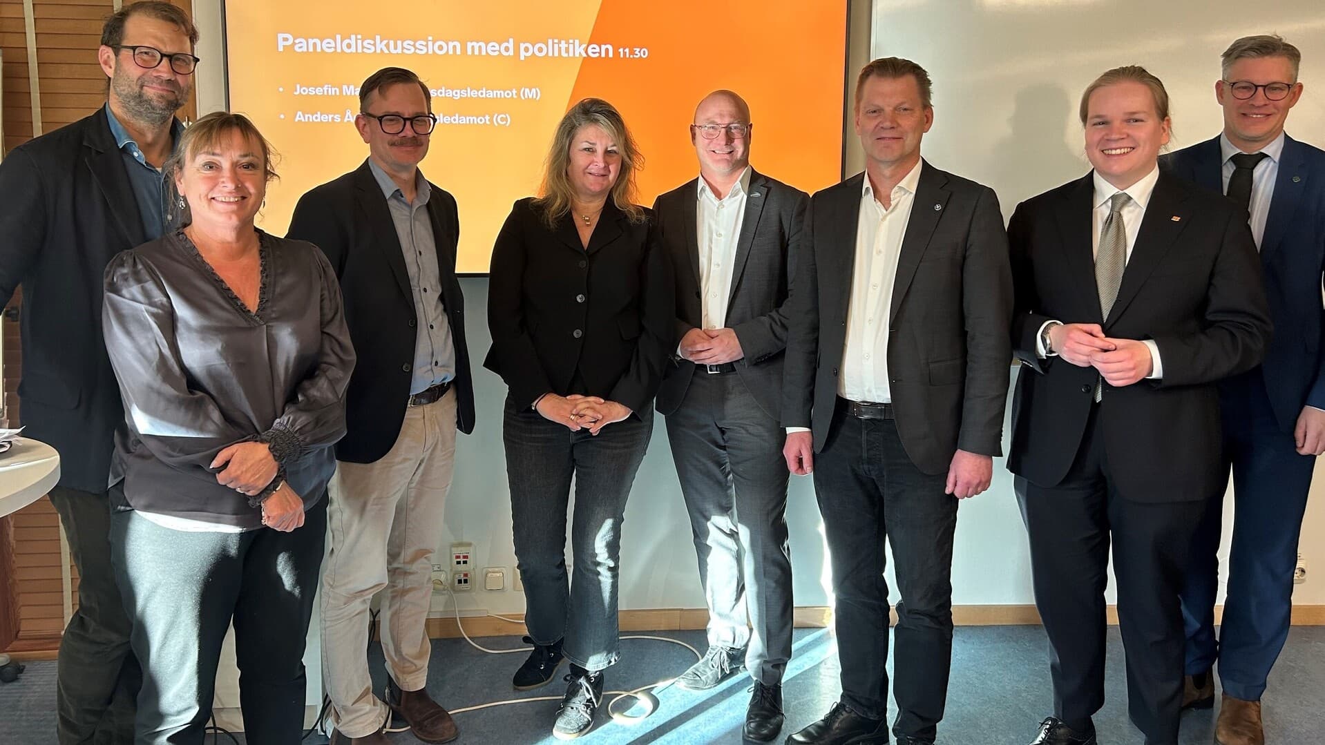 Moderator Johannes Hylander, New Republic, Tora Holmberg, vicerektor för humaniora och samhällsvetenskap, Uppsala universitet, Nils Hannerz, näringspolitisk chef, IKEM, Ulrika Wallén, högskolepolitisk expert, Svenskt Näringsliv, Mats Jägstam, rektor, Högskolan Väst, Clas Hättestrand, prorektor vid Stockholms universitet, Rasmus Lindstedt, ordförande, Sveriges Förenade Studentkårer, Anders Ådahl (C), talesperson för forskning och högre utbildning vid presentationen av Svenskt Näringslivs rapport om resurstilldelningen till högskolor och universitet.