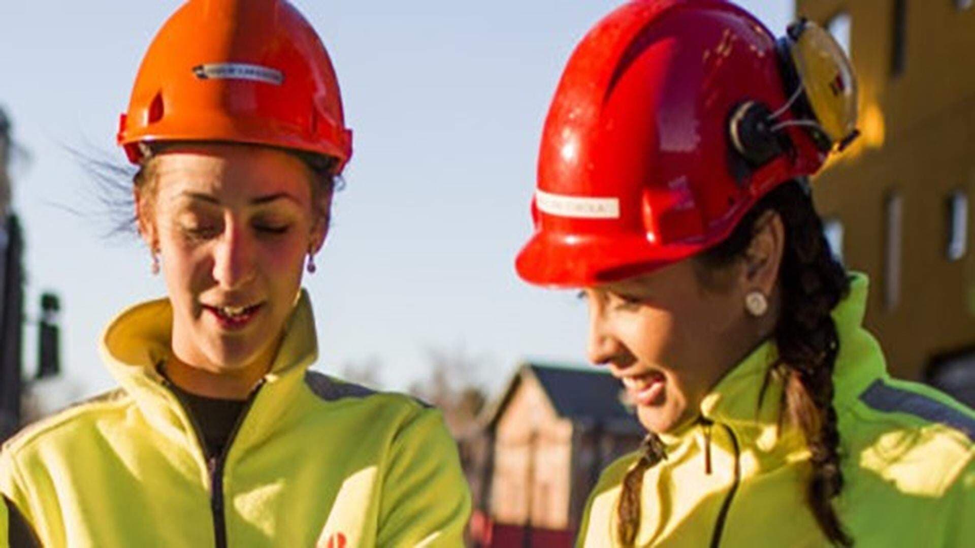 Ikano Bostads snickarlärlingsprogram Hentverkarna.