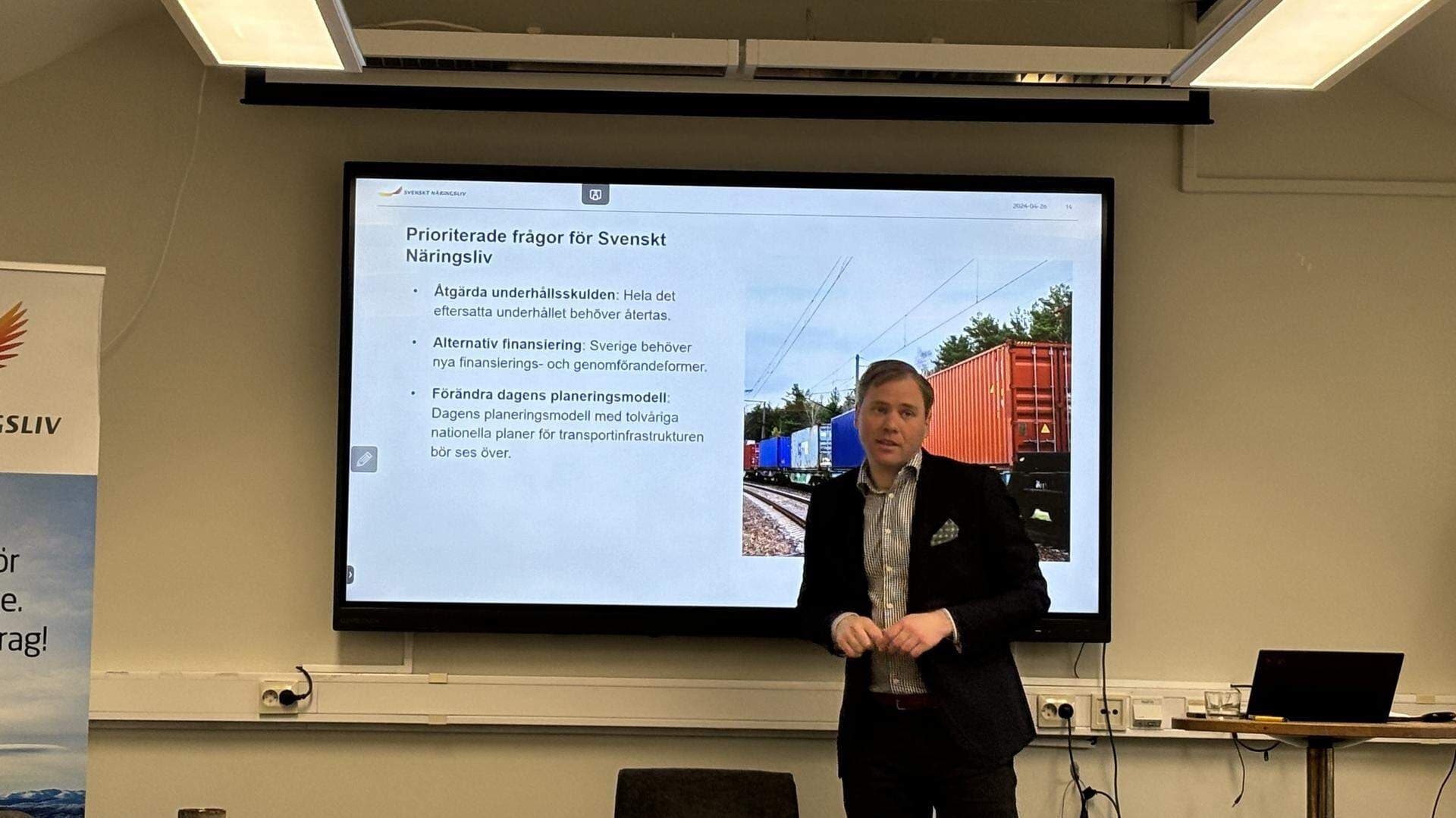 Nils Paul berättar om infrastruktur.