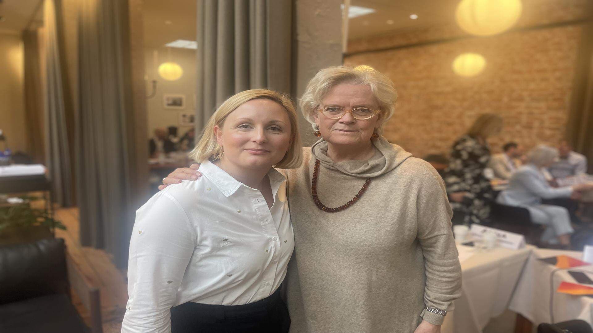 Carola Lemne och Tove Jarl