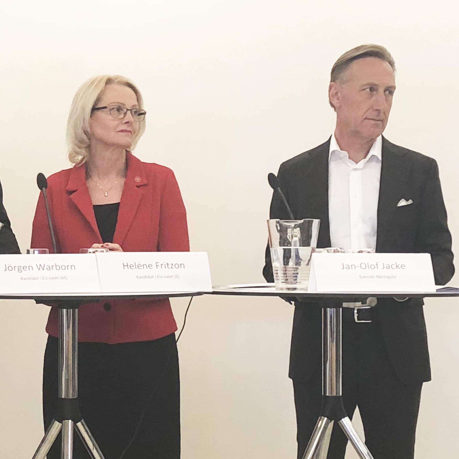 Karl-Petter Thorwladsson, ordförande i LO, Jörgen Warborn (M) kandidat i EU-valet, Heléne Fritzon (S) kandidat i EU-valet och Jan-Olof Jacke, vd för Svenskt Näringsliv debatterade EU:s konkurrenskraft på Europadagen den 9 maj.