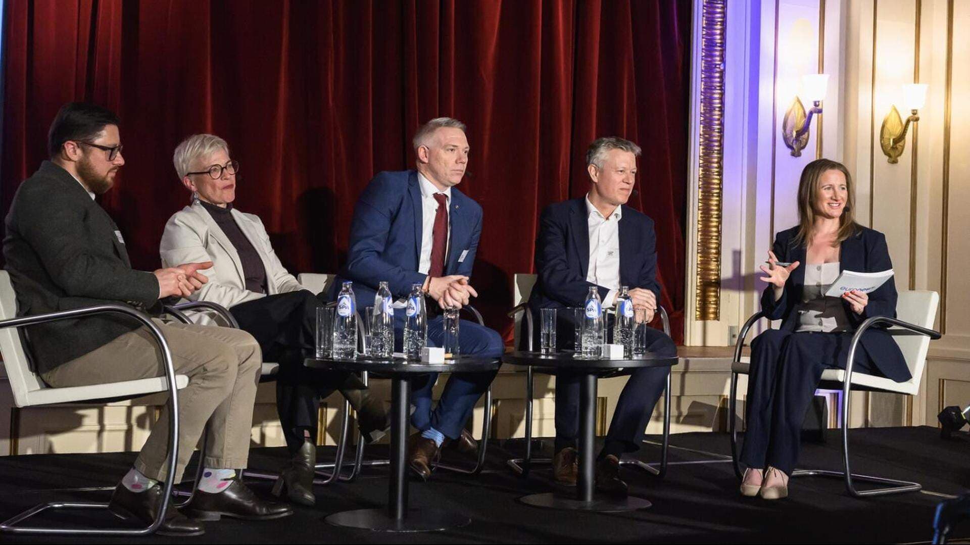 Företagarna Artem Petrenko, Tina Karlberg, Anton Svensson och Thomas Møller i en gemensam diskussion om möjligheterna med ett växande EU.