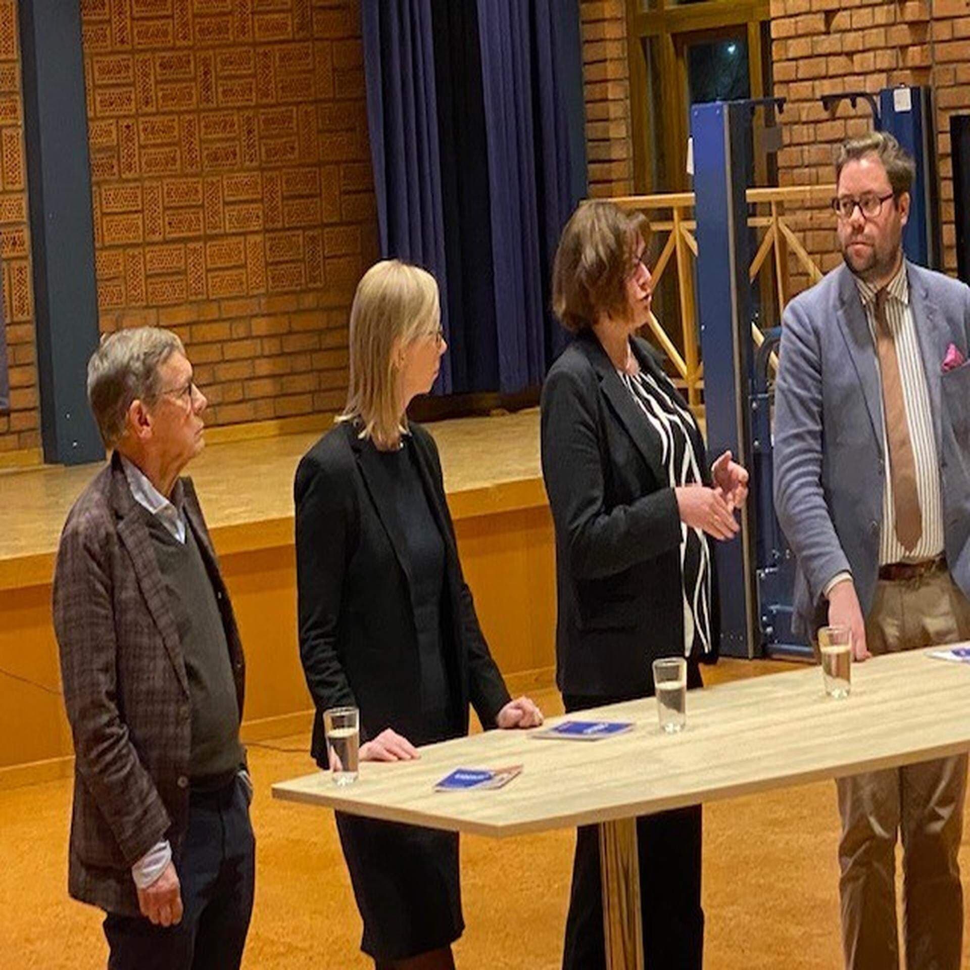 Medverkande i panelen