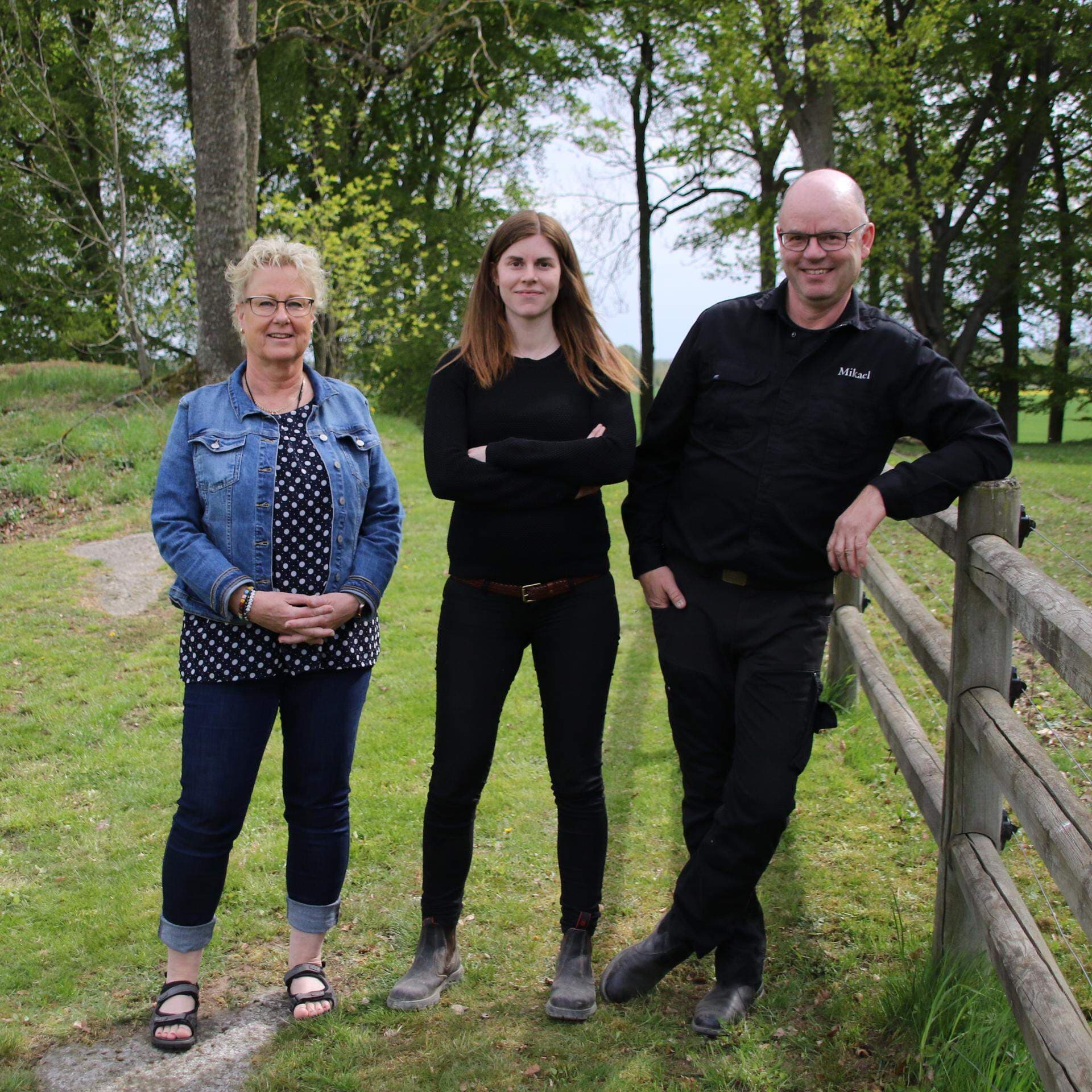 Gruppbild på Inga-Lill Gilbertsson, Isabell Gilbertsson och Mikael Gilbertsson.