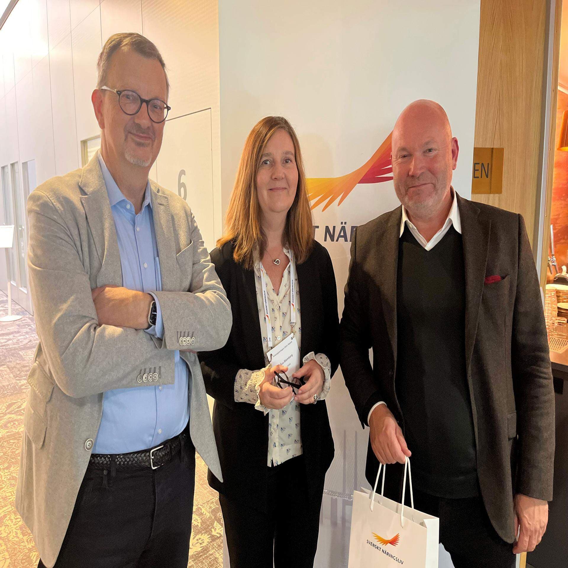 Mikael Jonasson, Almega, Åsa Blomberg, Avtalat och Ambjörn Wahlberg, Grafiska företagen och Trä- och möbelföretagen.