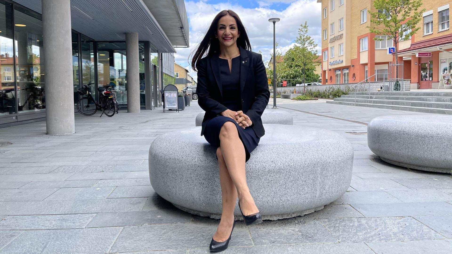 Parisa Liljestrand (M), kommunstyrelsens ordförande i Vallentuna