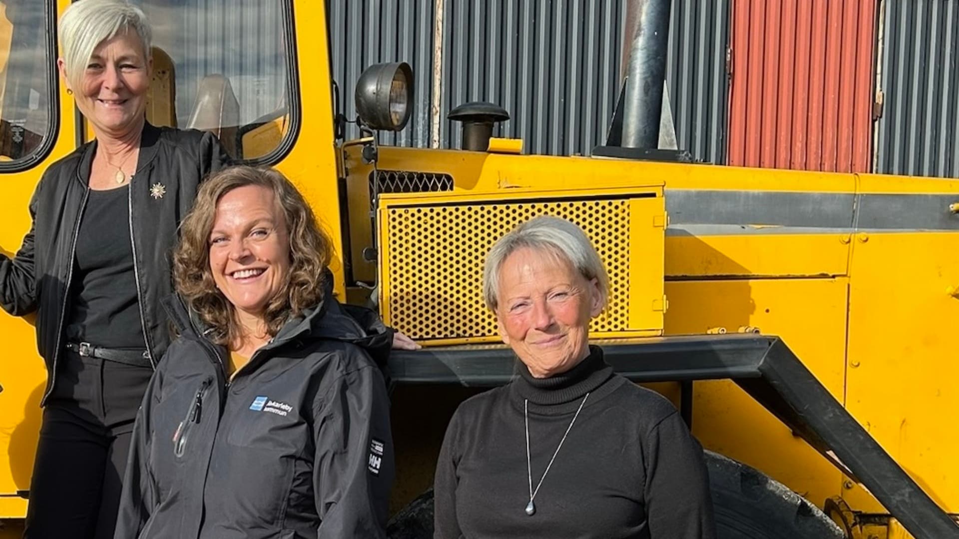 Eva Cooper tillsammans med Annette Larsson och Ylva Larsson från Betongtransport i Skutskär AB och Bröderna Larsson Last & Transport AB.