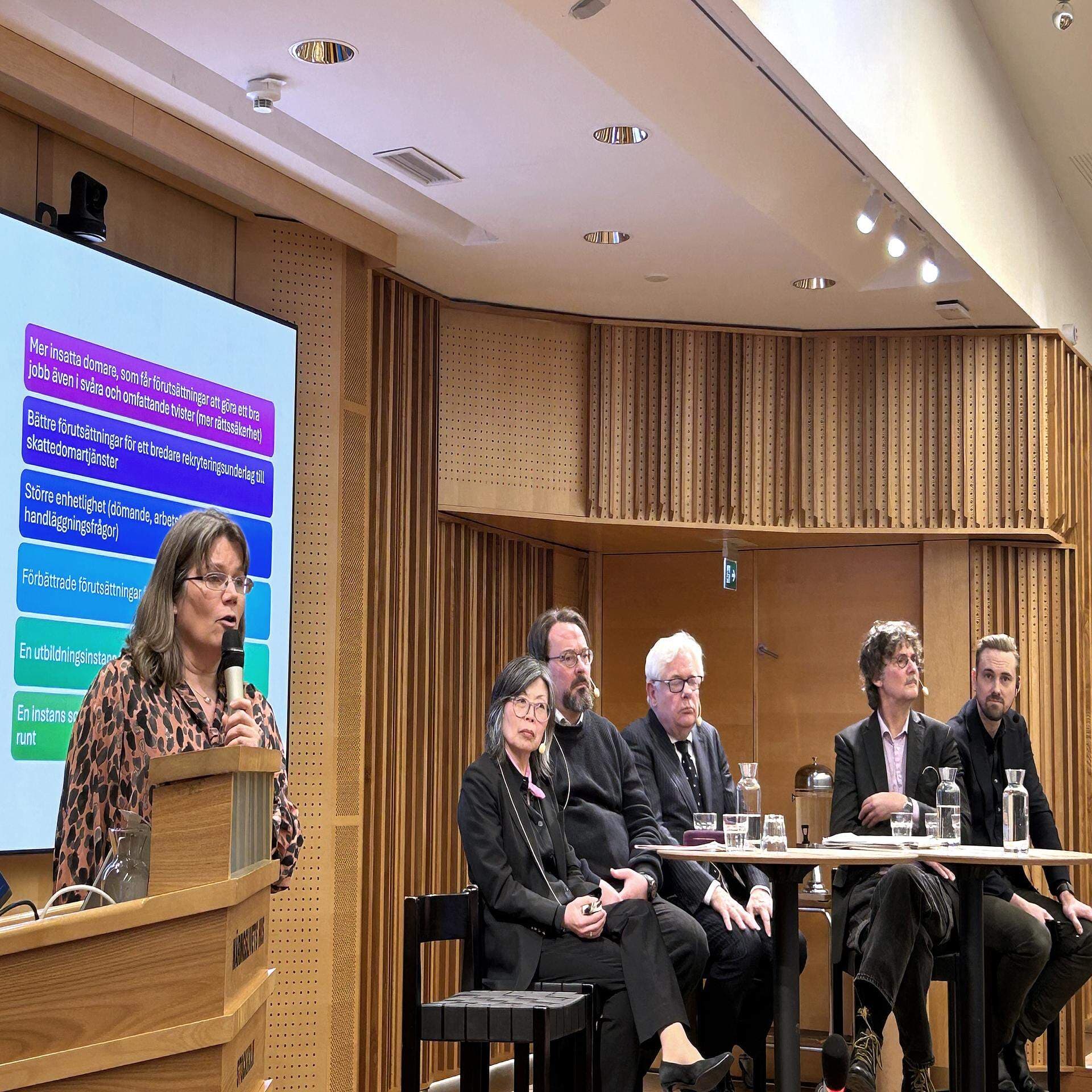 Är dagens domstolsorganisation tillräckligt rustad för att hantera framtidens skattemål, eller är det dags att överväga en specialisering? Frågan diskuterades på ett seminarium.